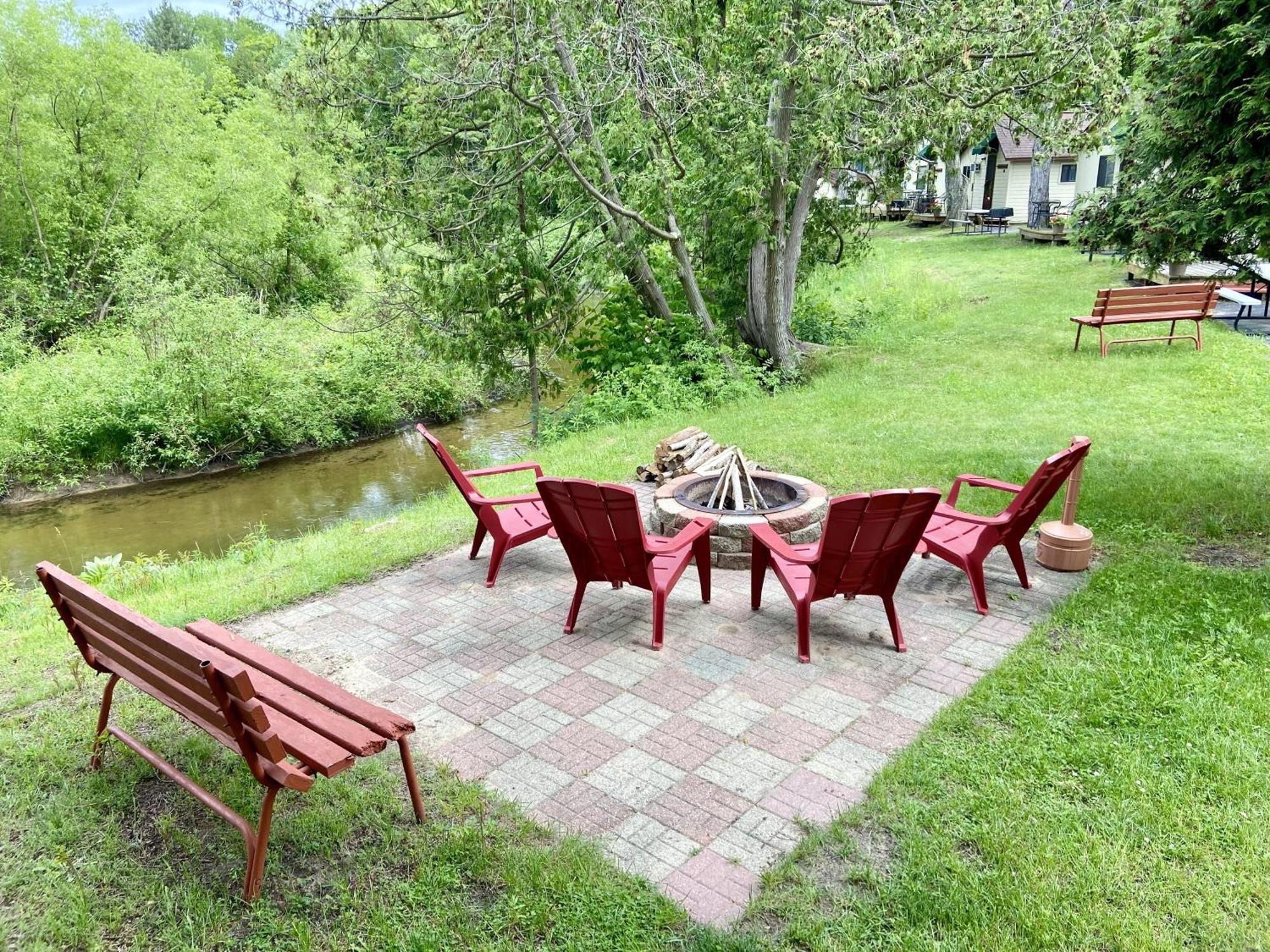 Betsie Riverside * Benzonia
